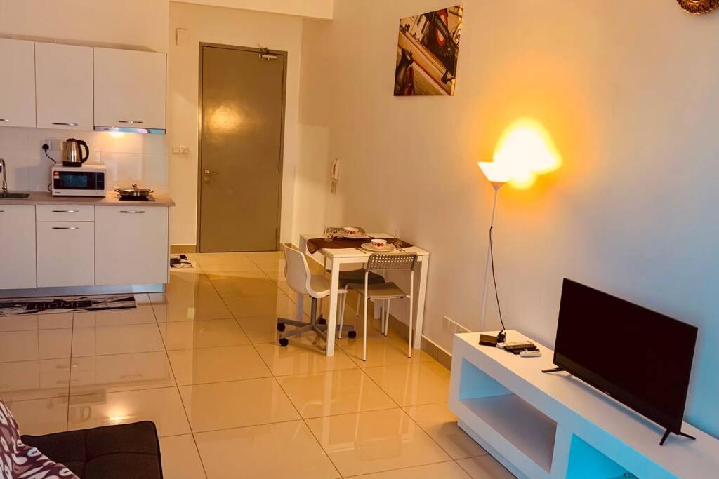 Cosy Studio Netflix Selfcheckin Cyberjaya 2 Esterno foto